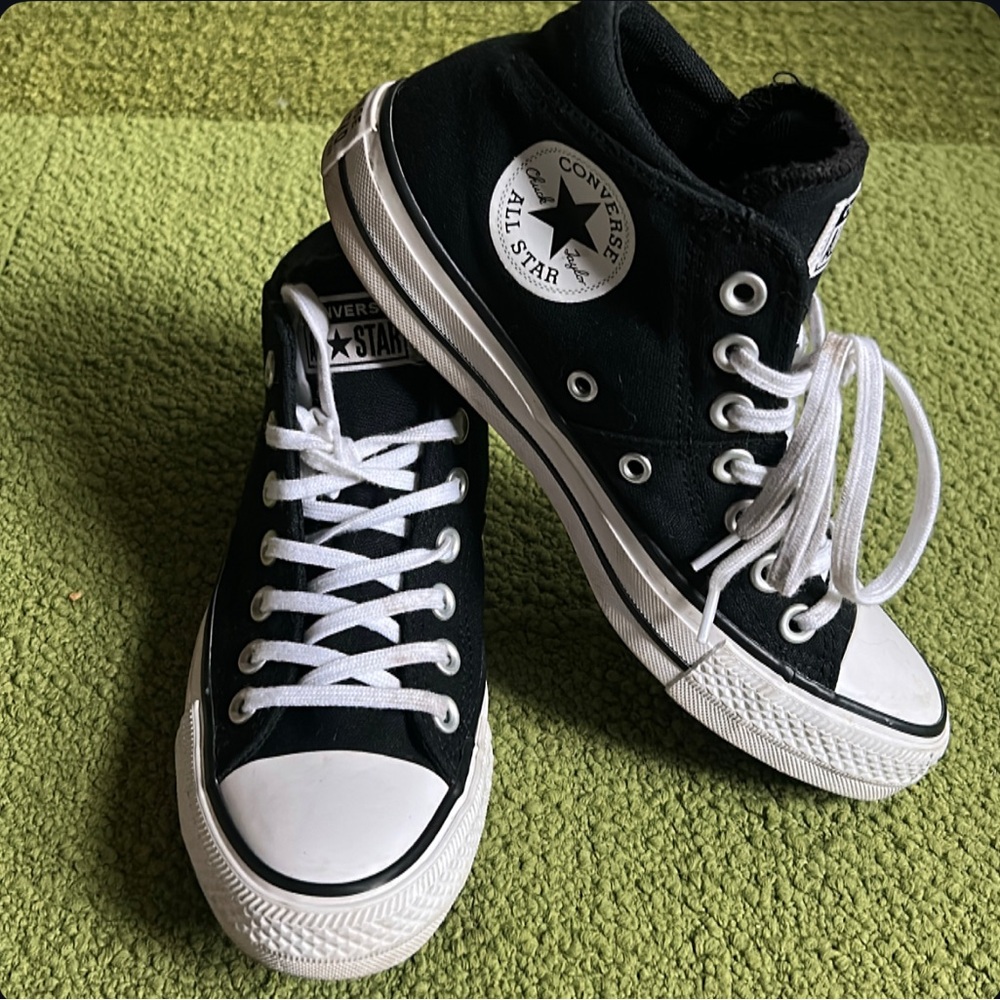 Converse  Black and White High-Top Sneakers size 6